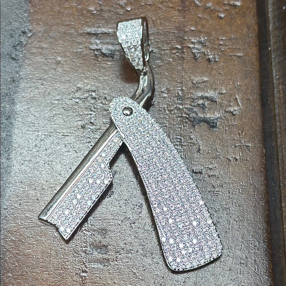 925 Sterling Silver & Moissanite Razor Blade Pendant